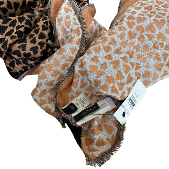 Ann Taylor Scarf  Tan and Black Reversible Animal Print Heart Shape - Picture 3 of 13